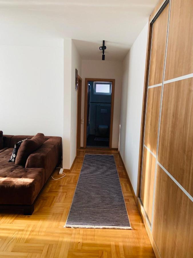 My Place Pristina Buitenkant foto